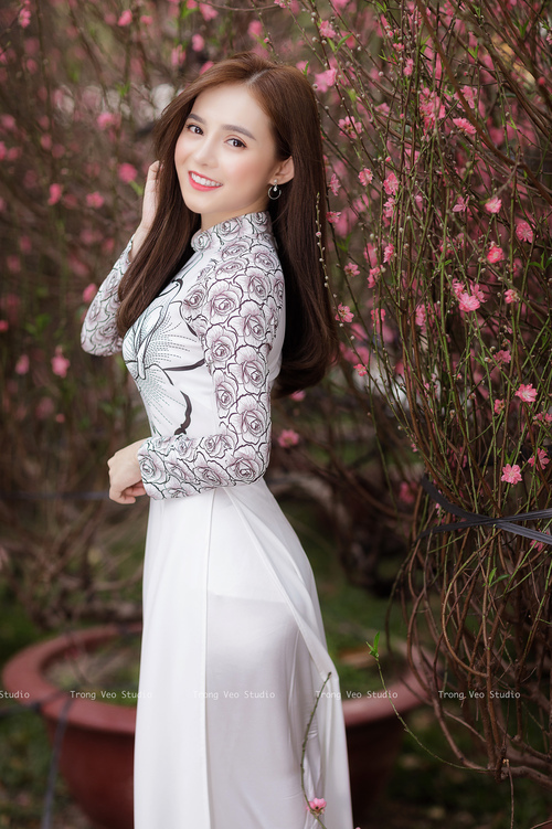 Jiu You-瑞士马术队在巴黎奥运会三项赛中获得第五名，表现出色。，马术瑞典