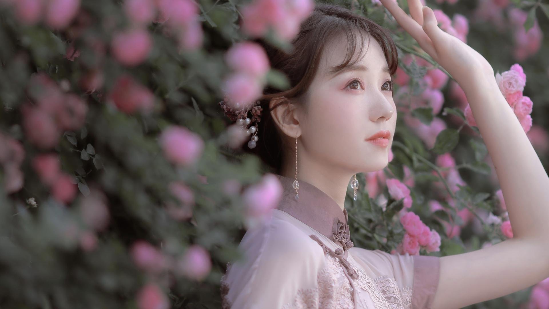 瑞士马术队在巴黎奥运会三项赛中获得第五名,表现出色。,马术瑞典