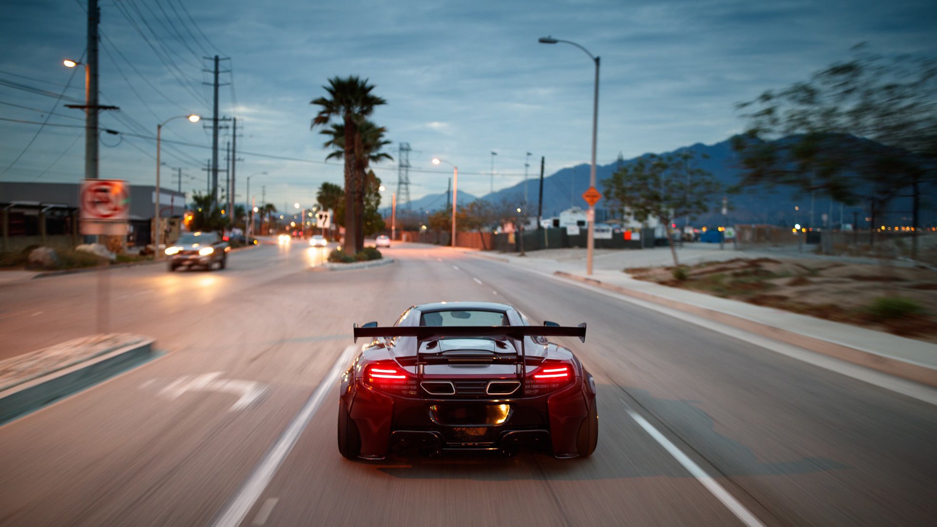 九游网游官网-FaZe出席LOL电竞峰会发表演讲，faze 队员