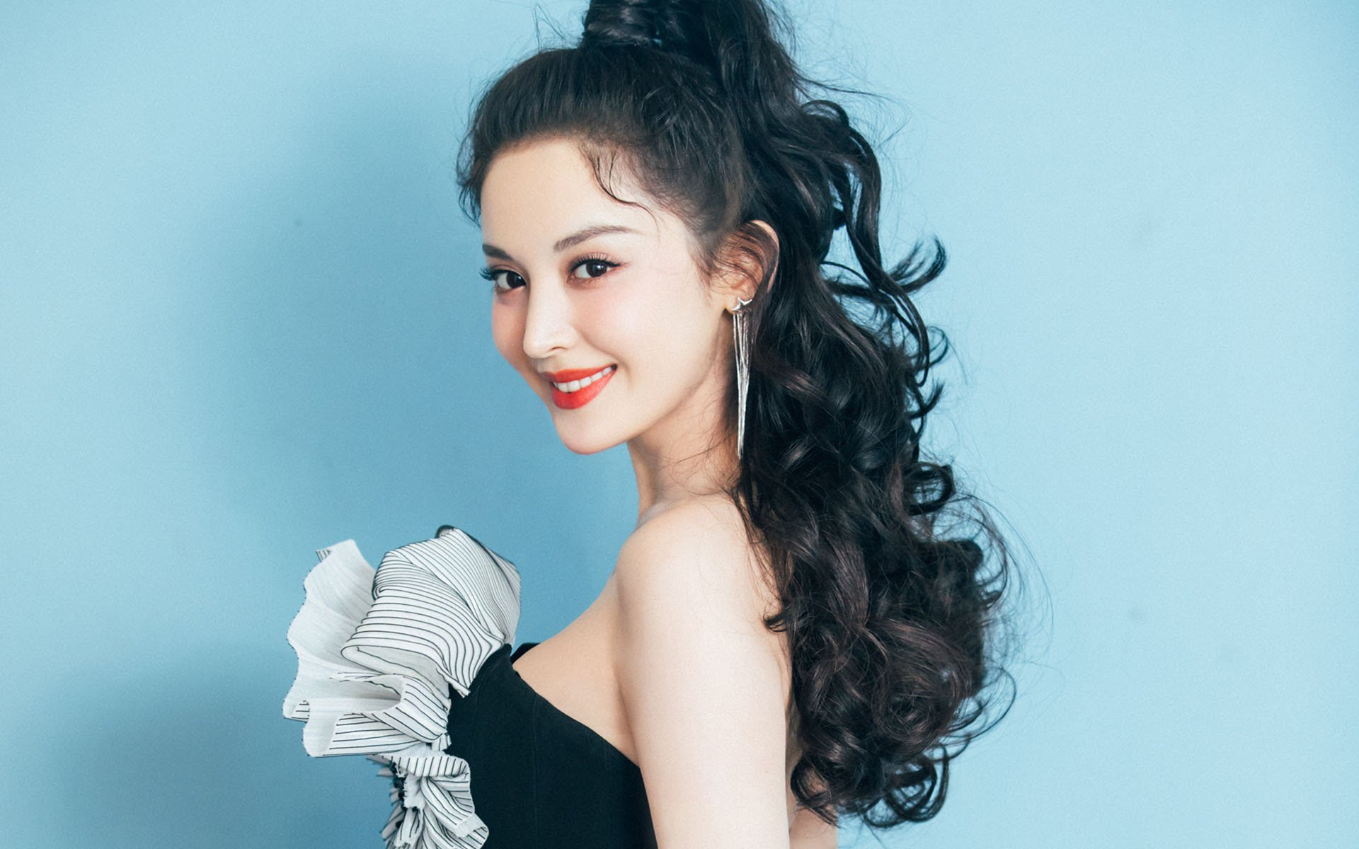 拜仁将持续探索“边中结合”进攻模式