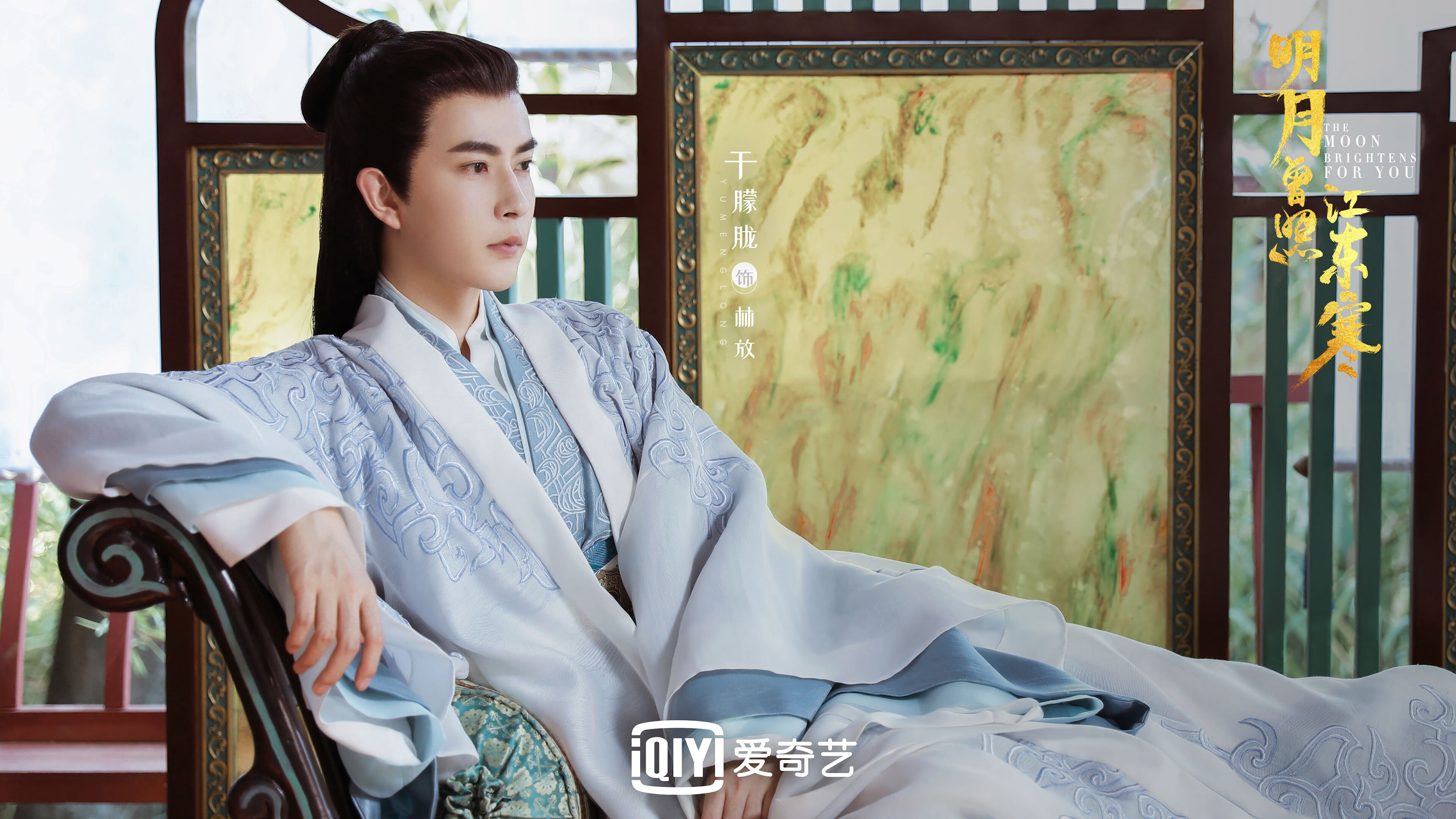 自由式滑雪项目被纳入冬季学校课程,自由式滑雪被列入比赛项目